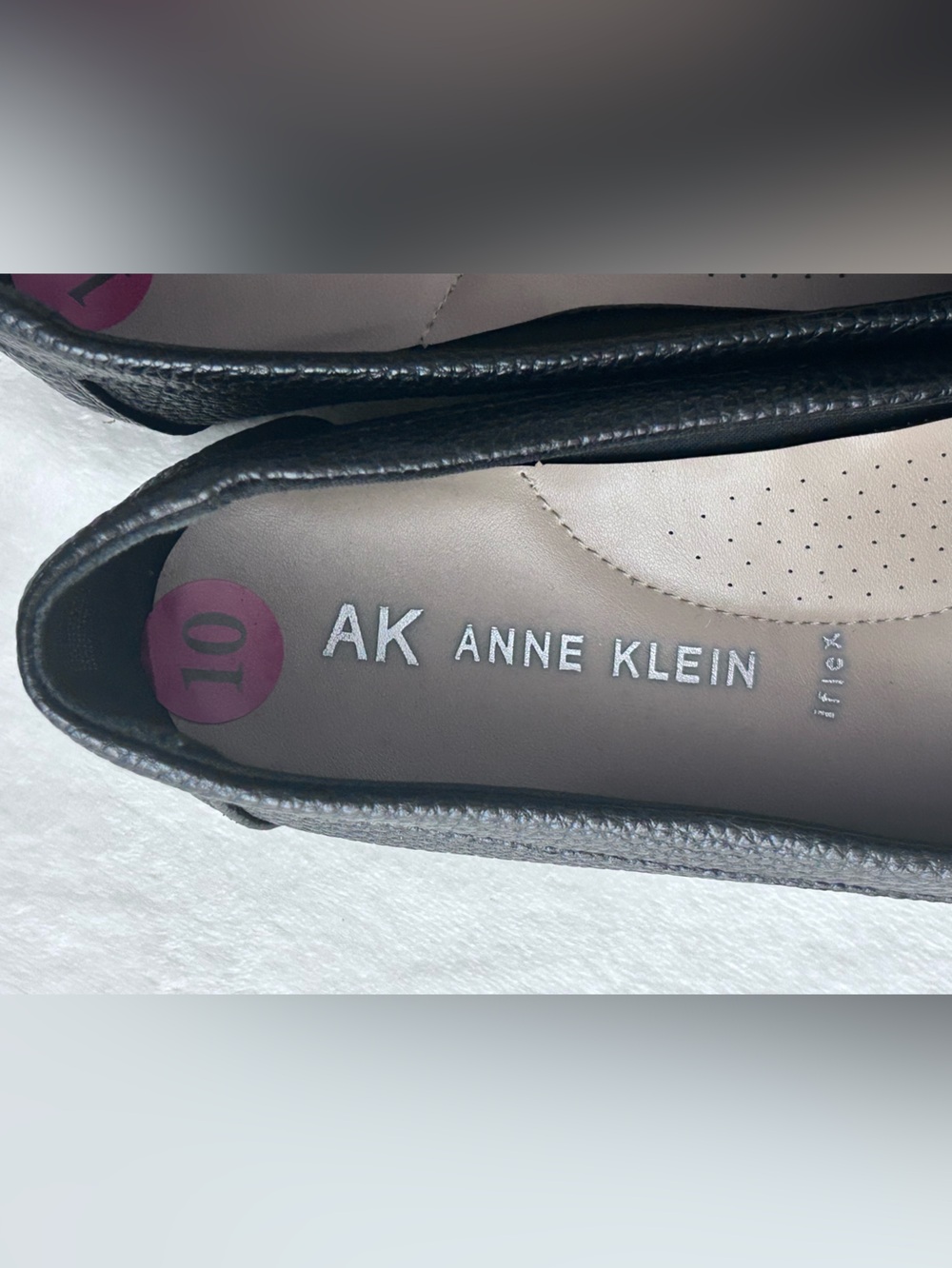Anne Klein Women’s Black Pebbled Loafers with Silver Medallion Size 10 - Picture 3 of 9